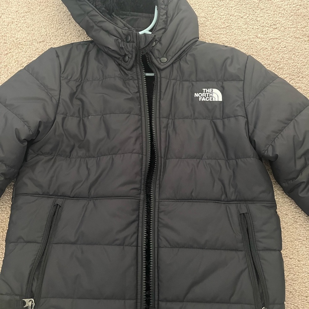 Boys puffer jacket, The North Face, black, great condition, super warm!!